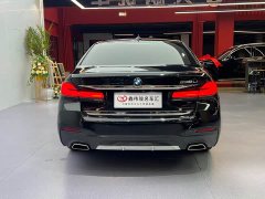 BMW 5 Series 530Li leading M sports package - фото 16