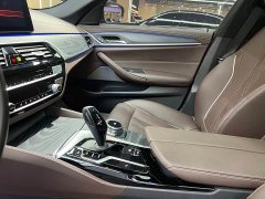 BMW 5 Series 530Li leading M sports package - фото 9