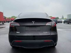 Tesla Model Y standard range rear-wheel drive version - фото 7