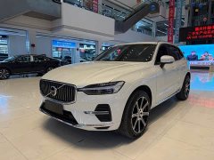 Volvo XC60 B5 AWD Plus Luxury - фото 2