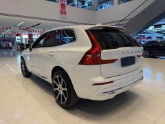 Volvo XC60 B5 AWD Plus Luxury - фото 5