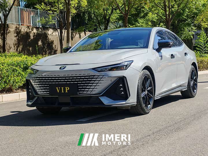 Changan UNI-V 1.5T premium - автомобиль из Китая
