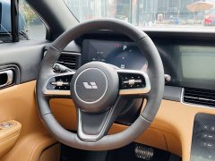 Li Auto ONE Extended-Range 6-Seater - фото 10
