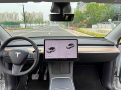 Tesla Model Y standard range rear-wheel drive version - фото 5