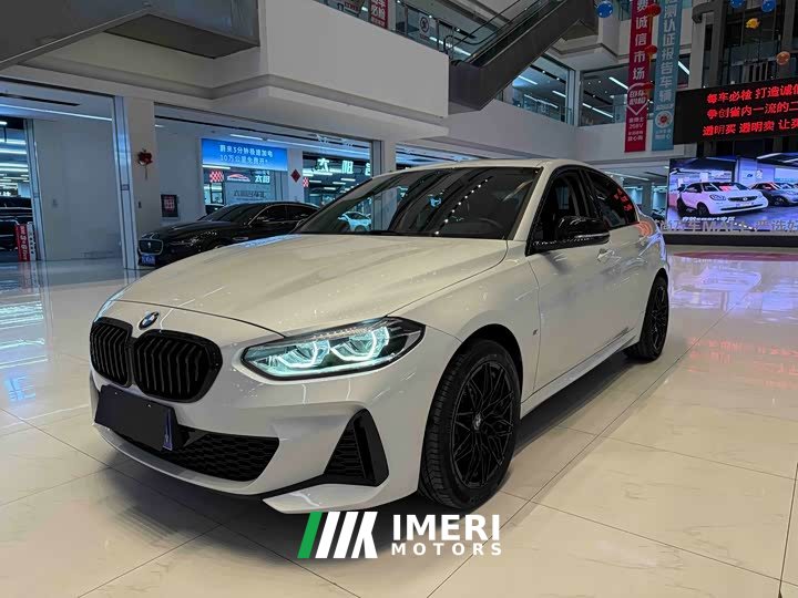 BMW 1 Series 120i M Sports Night Edition - автомобиль из Китая
