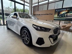 BMW i5 eDrive 40L M Sports Package - фото 12