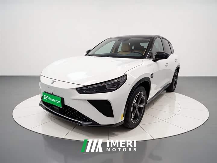 Lynk & Co Nezha L extended range 310 flash charging red version - автомобиль из Китая