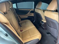 Lexus ES 2020 300h Executive Edition - фото 11
