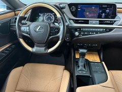 Lexus ES 2020 300h Executive Edition - фото 13
