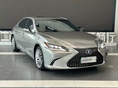 Lexus ES 2020 300h Executive Edition - фото 2