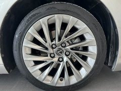 Lexus ES 2020 300h Executive Edition - фото 20