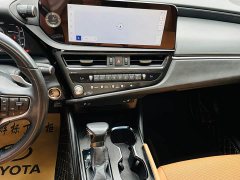 Lexus ES 2022 300h Excellence Edition - фото 20