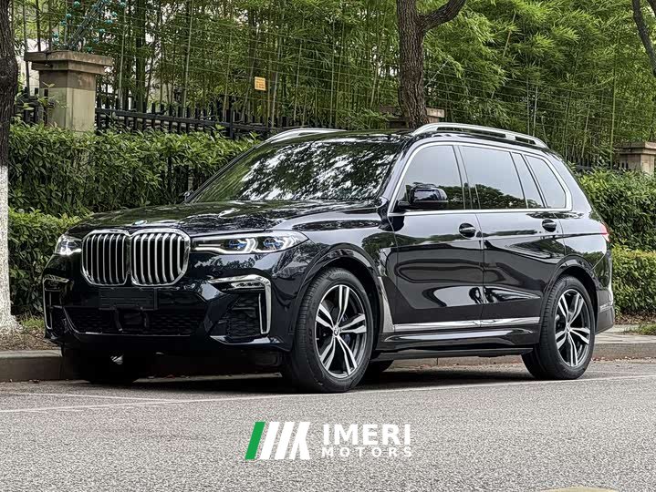 BMW X7 xDrive40i M Sport Package - автомобиль из Китая