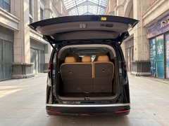 Denza D9 DM-i 970 four-wheel drive flagship - фото 7