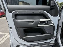Land Rover Defender 110 P400 Dark Special Edition - фото 12