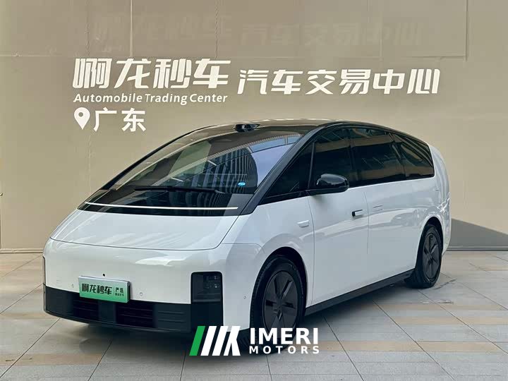 Li Auto Ideal MEGA Home Family Special Edition - автомобиль из Китая