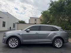 Bentley Bentayga 4.0T V8 EWB Azure - фото 8