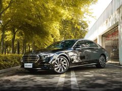 Mercedes-Benz E-Class E 300 L Luxury - фото 1