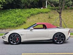 Lynk & Co MG Cyberster 520km legendary four-wheel drive red hood version - фото 2