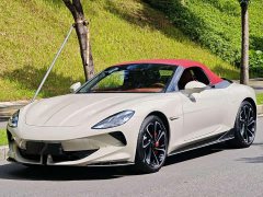 Lynk & Co MG Cyberster 520km legendary four-wheel drive red hood version - фото 3