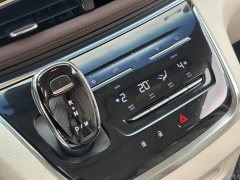 Buick GL8 Land Business Class 652T Luxury - фото 11
