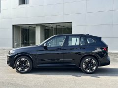 BMW iX3 2022 facelift, new collar - фото 4