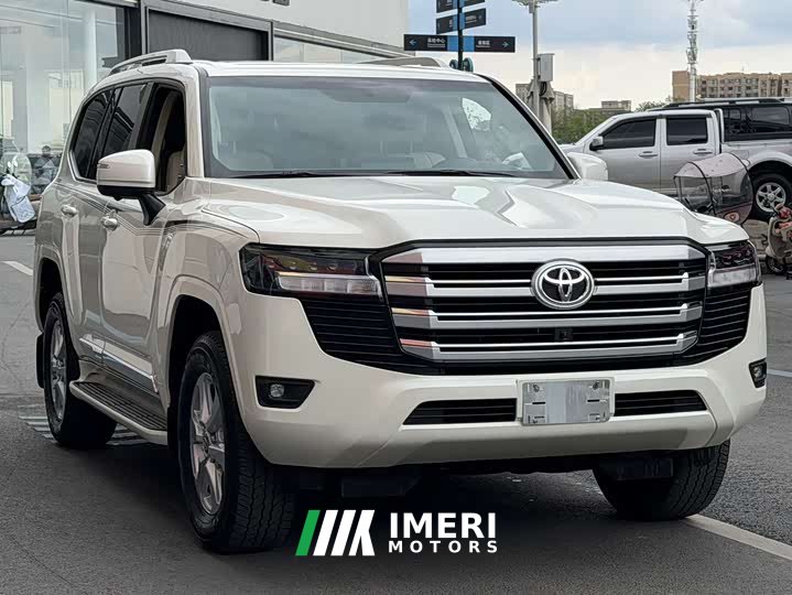 Toyota Land Cruiser (imported) LC300 2023 4.0L Middle East version