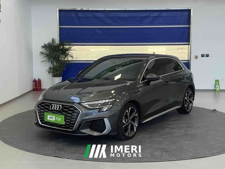 Audi A3 Sportback 35 TFSI luxury sports - автомобиль из Китая