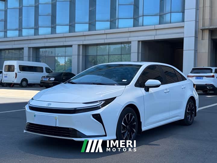 Toyota Corolla 1.8L Dual Engine Elite Edition - автомобиль из Китая