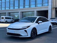 Toyota Corolla 1.8L Dual Engine Elite Edition - фото 1