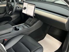 Tesla Model Y standard range rear-wheel drive version - фото 10
