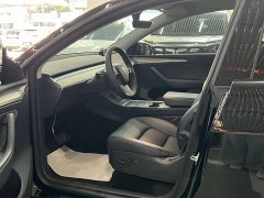 Tesla Model Y standard range rear-wheel drive version - фото 6