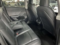 Tesla Model Y standard range rear-wheel drive version - фото 8