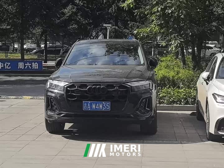 Audi Q7 45 TFSI quattro S line Black Edition - автомобиль из Китая