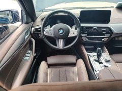 BMW 5 Series Facelift Three 530Li Exclusive M Sports Package - фото 6