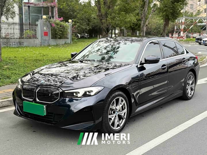 BMW i3 eDrive 35 L - автомобиль из Китая