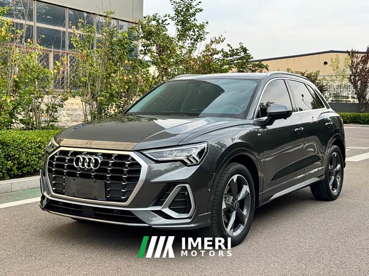 Audi Q3 35 TFSI Fashionable and Dynamic (1.4T) - автомобиль из Китая