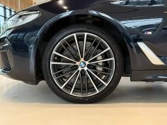BMW 5 Series 530Li Leading M Sports Package - фото 9