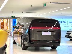 Li Auto Ideal MEGA Ultra - фото 5