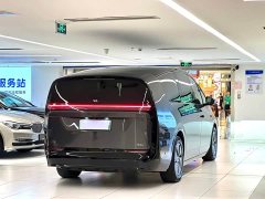 Li Auto Ideal MEGA Ultra - фото 7