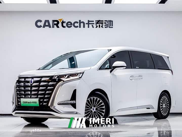 Denza D9 DM-i 980 four-wheel drive premium - автомобиль из Китая