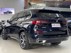 BMW X5 2022 facelift xDrive 40Li M sports package - фото 6