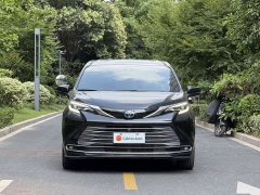 Toyota SIENNA 2.5L Hybrid Premium Edition - фото 2
