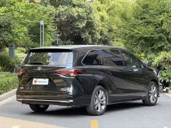Toyota SIENNA 2.5L Hybrid Premium Edition - фото 4