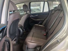 BMW iX3 leading - фото 5