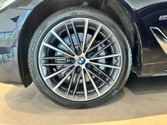 BMW 5 Series 530Li leading M sports package - фото 15