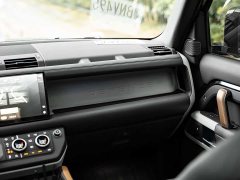 Land Rover Defender 110 3.0T P400 Dark Special Edition - фото 10