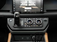 Land Rover Defender 110 3.0T P400 Dark Special Edition - фото 7