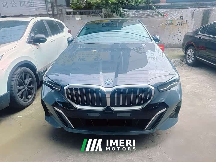 BMW i5 eDrive 35L M Sports Package - автомобиль из Китая
