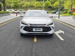BYD Qin L DM-i 80KM transcendent - фото 2